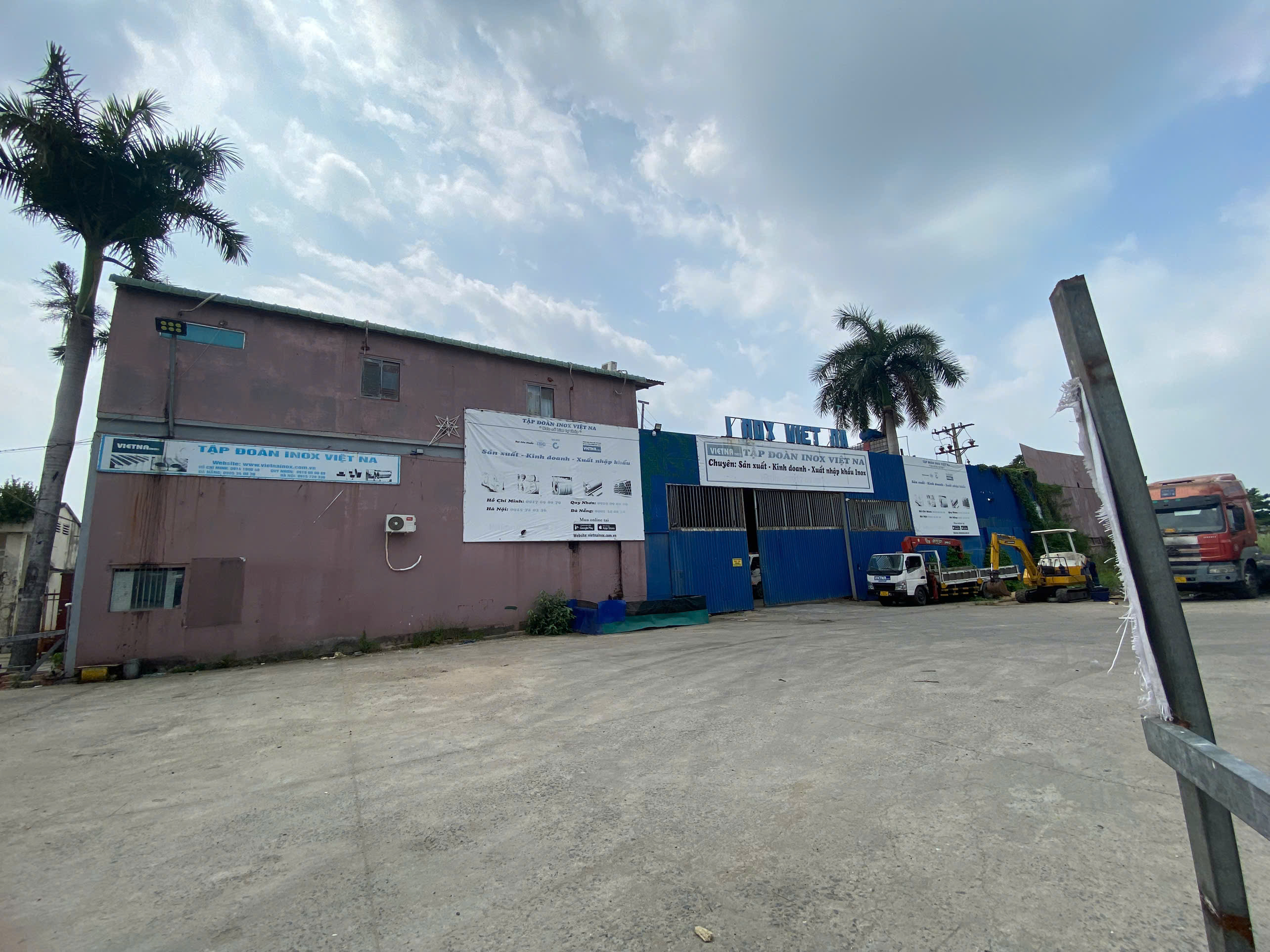 Outer view of gate.jpg